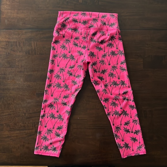 EVCR Crop Leggings - Picture 6 of 11